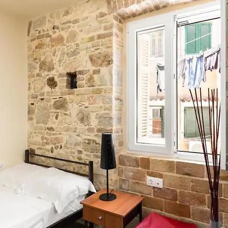 Q Apartments In Corfu Town Buitenkant foto