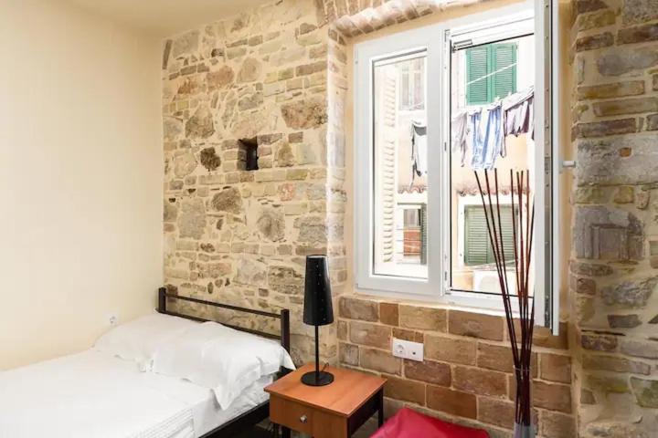 Q Apartments In Corfu Town Buitenkant foto
